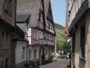 Enkirch - straatje in Enkirch (juli 2007)