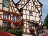 Zeltingen-Rachtig - aparte gevel (aug 2012)